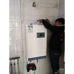 電采暖鍋爐：安裝10千瓦的微波電采暖鍋爐，可供100平米房屋取暖，4200元(免費保修10年）?，F(xiàn)鉅惠安裝價3700元。每村三戶，數(shù)量有限，先購先得。